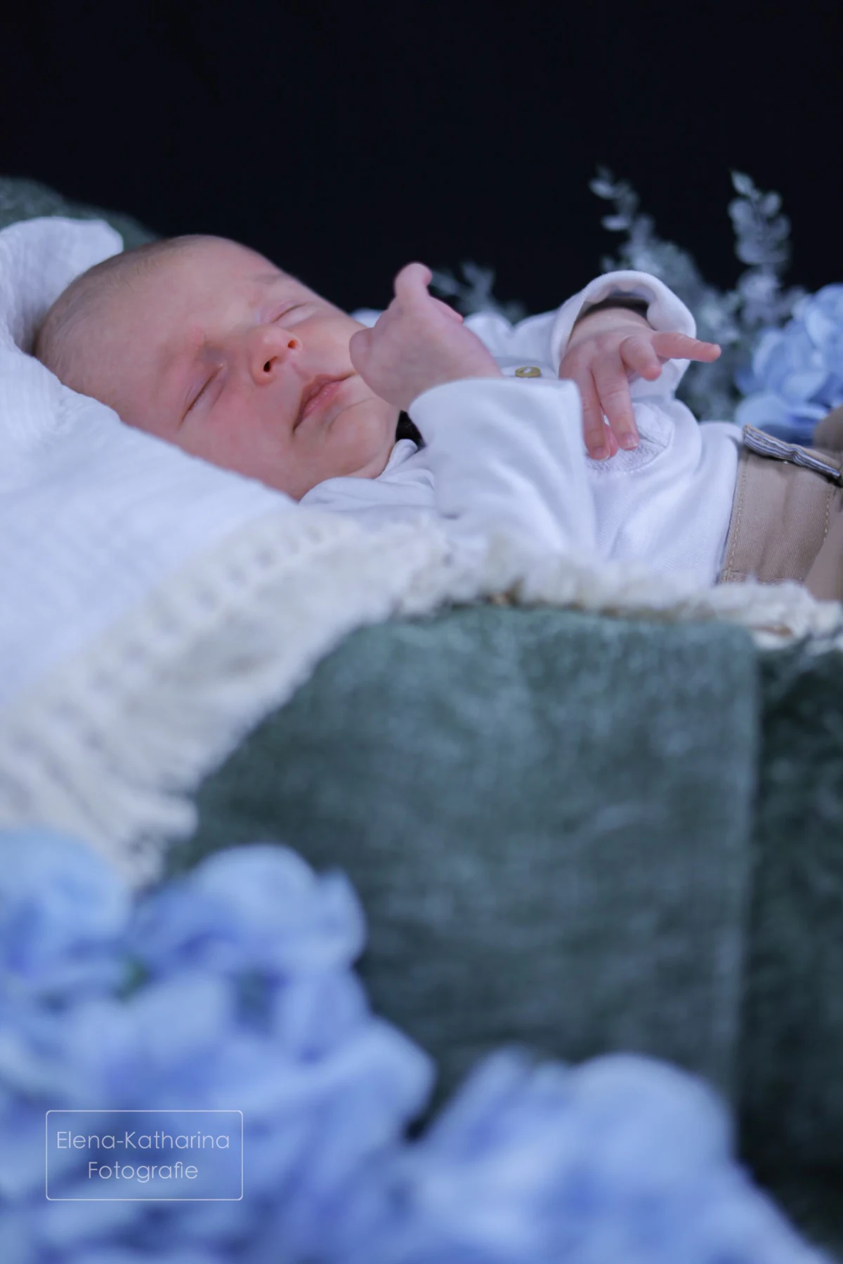Sanfte Babyfotografie mit ruhiger Stimmung