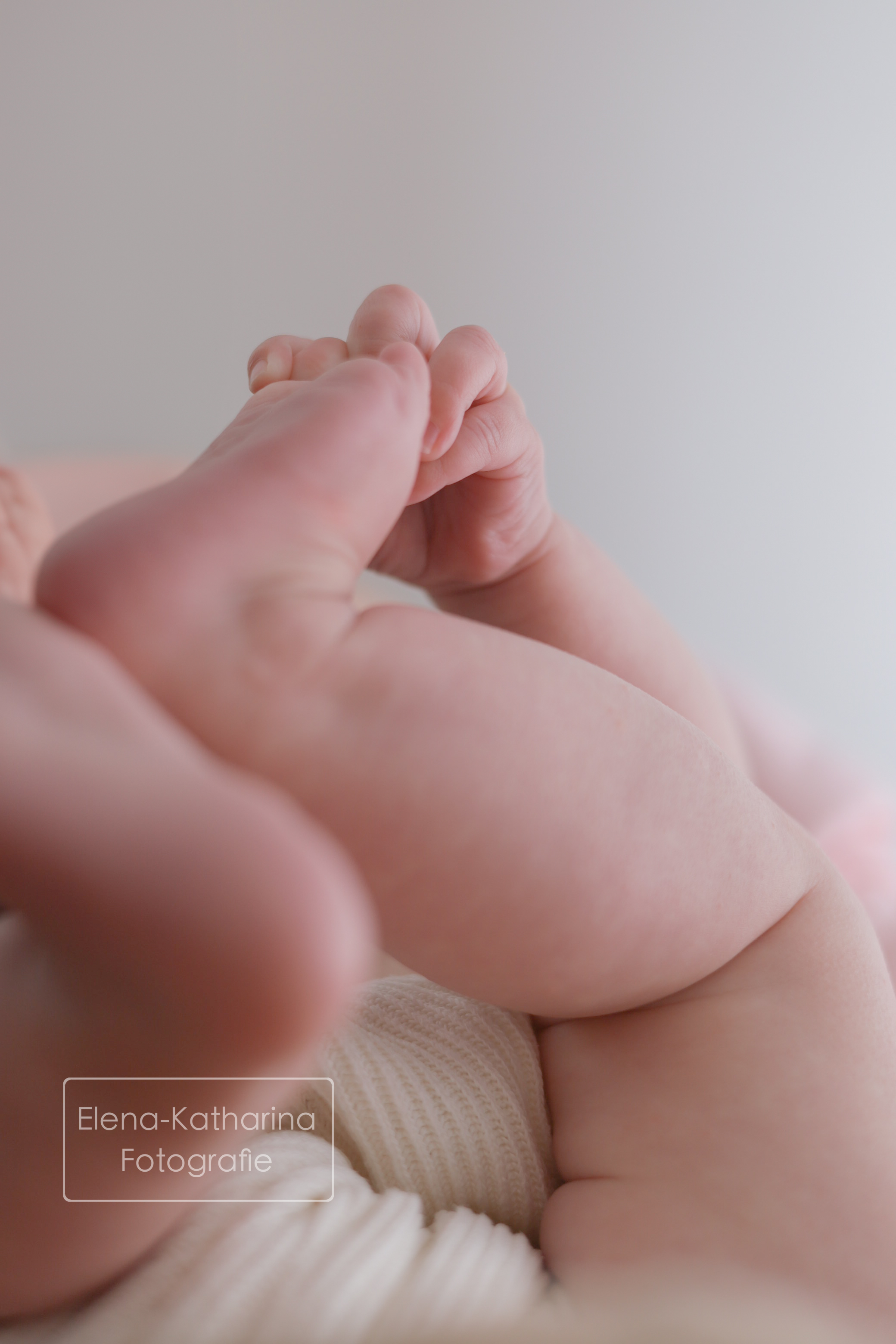 Zarte Babyaufnahme mit Fokus auf Ruhe