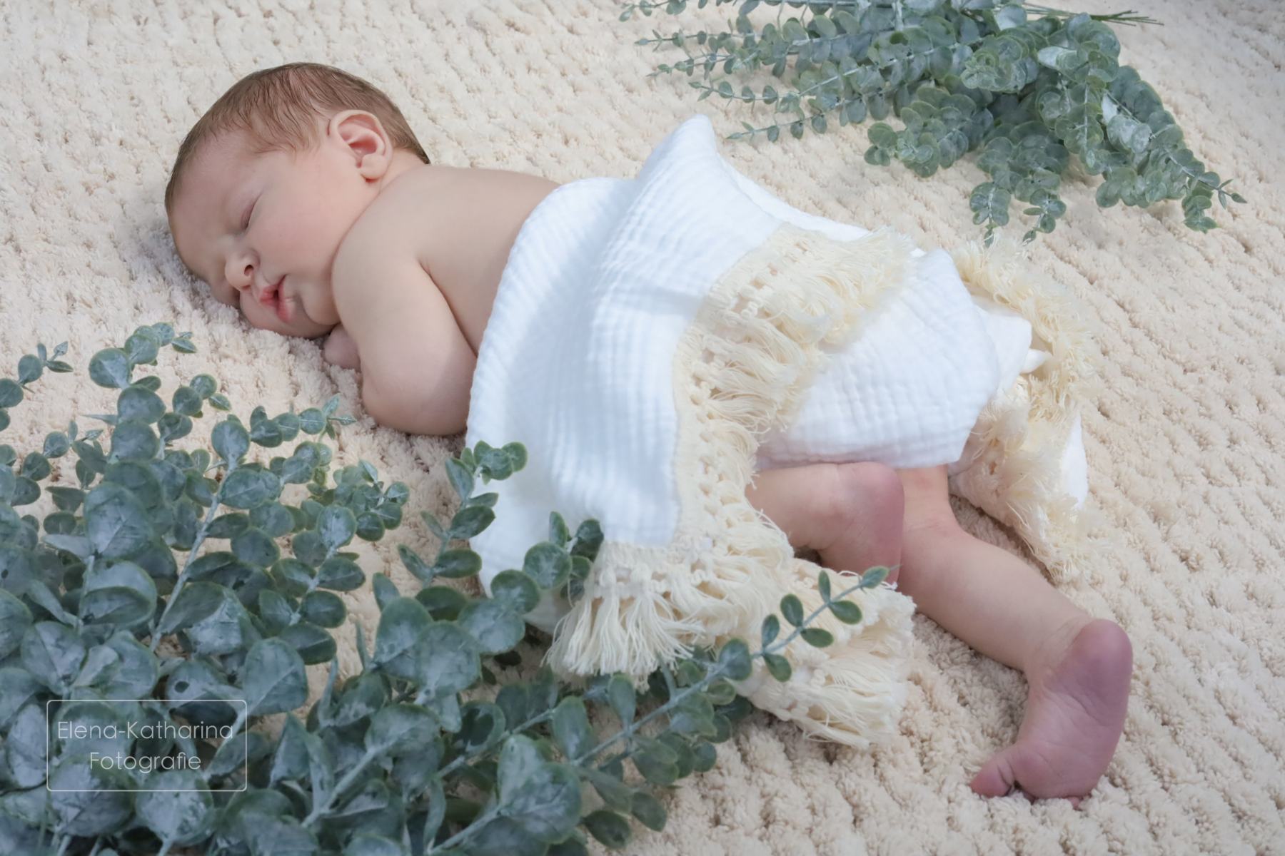 Emotionale Newbornfotografie mit ruhiger Stimmung