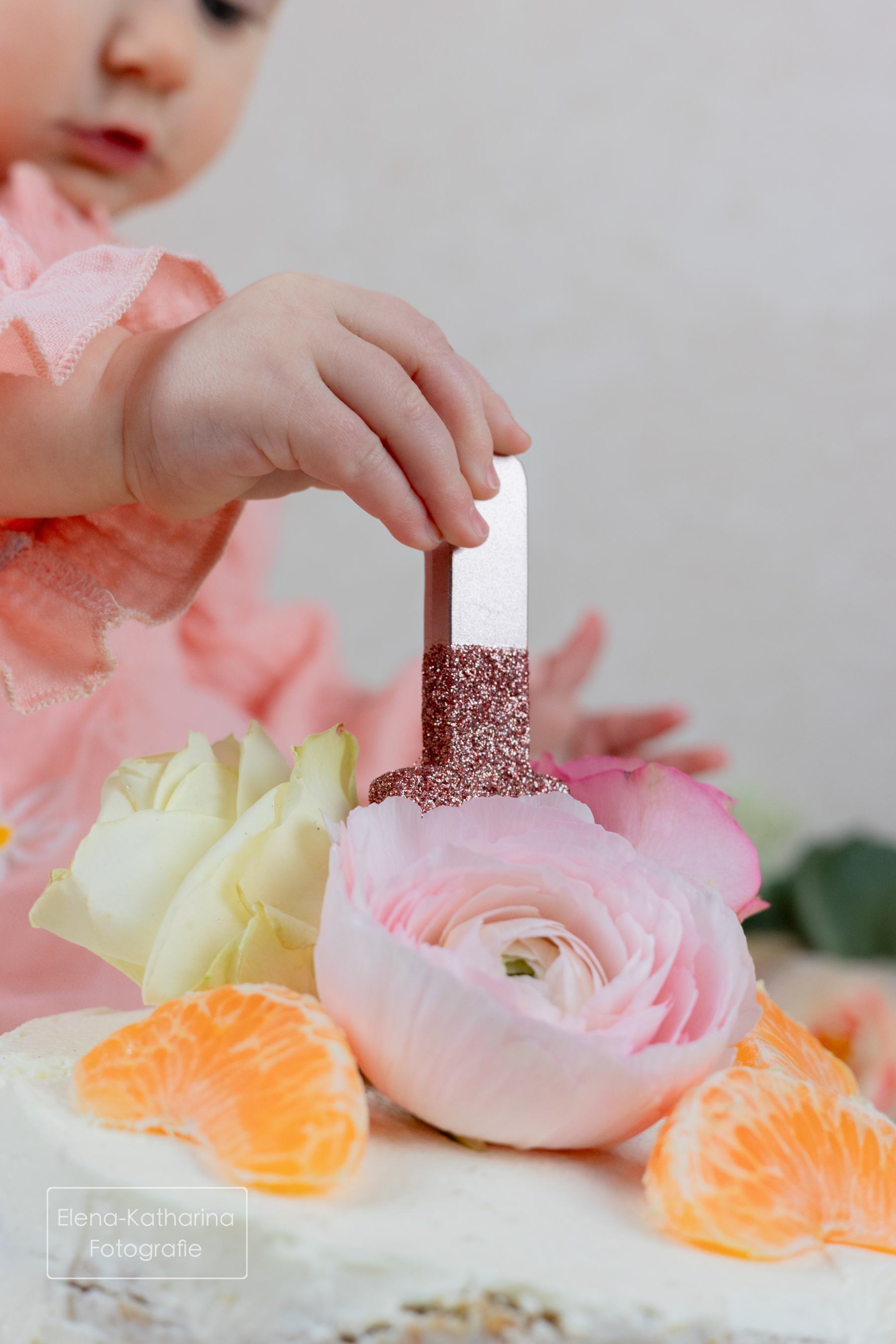 Liebevolle Szene aus einem Babyshooting
